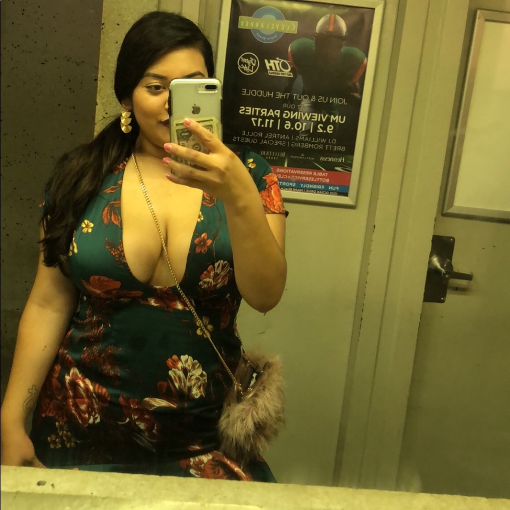 Meet your Posher, Vanessa - Picture 3 of 5